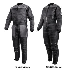 Sottomuta stagna BZ420X di Santi Diving Equipment, colore nero, modelli uomo e donna. Vista frontale